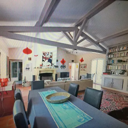 Les Garrigues Bleues Bed & Breakfast Tornac