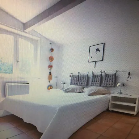 Bed & Breakfast Les Garrigues Bleues *