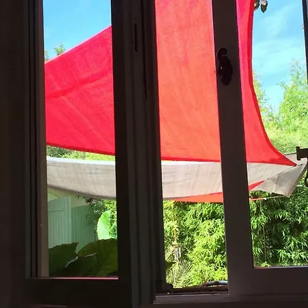 Bed & Breakfast Les Garrigues Bleues Tornac